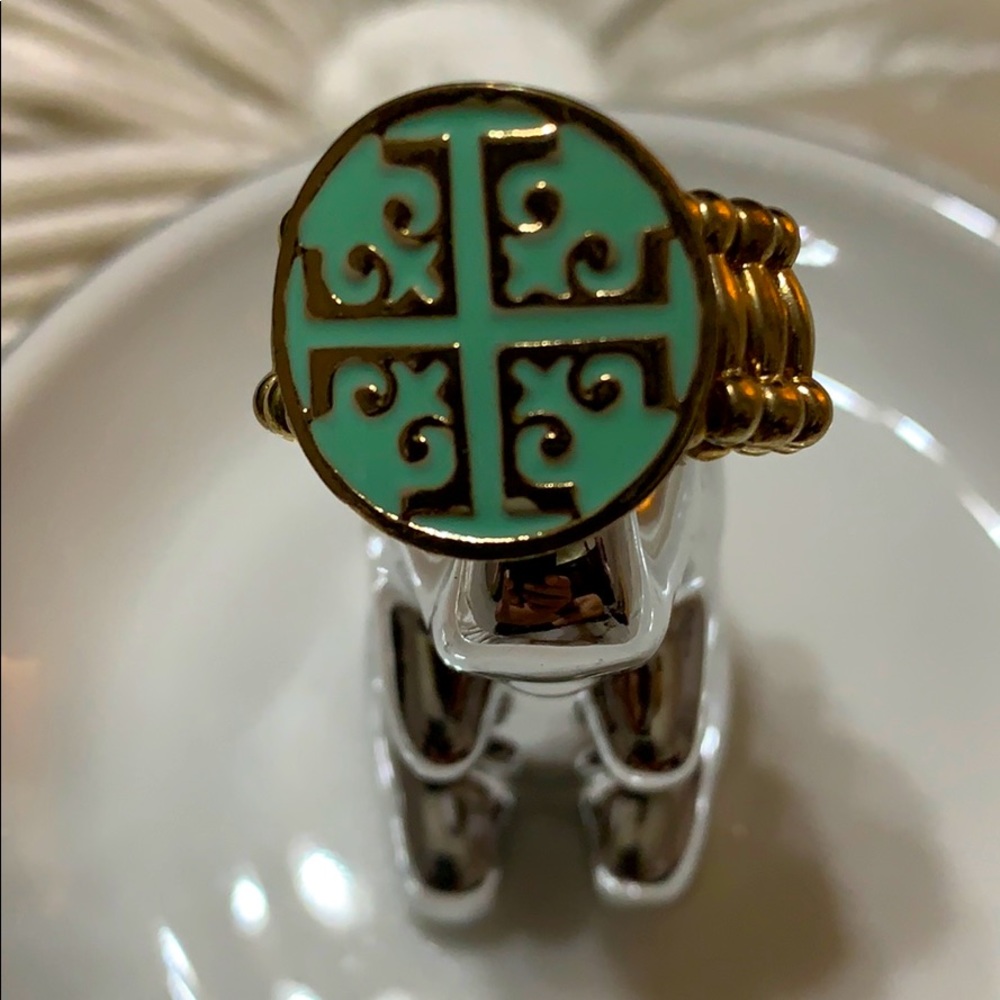 Stretchable ring